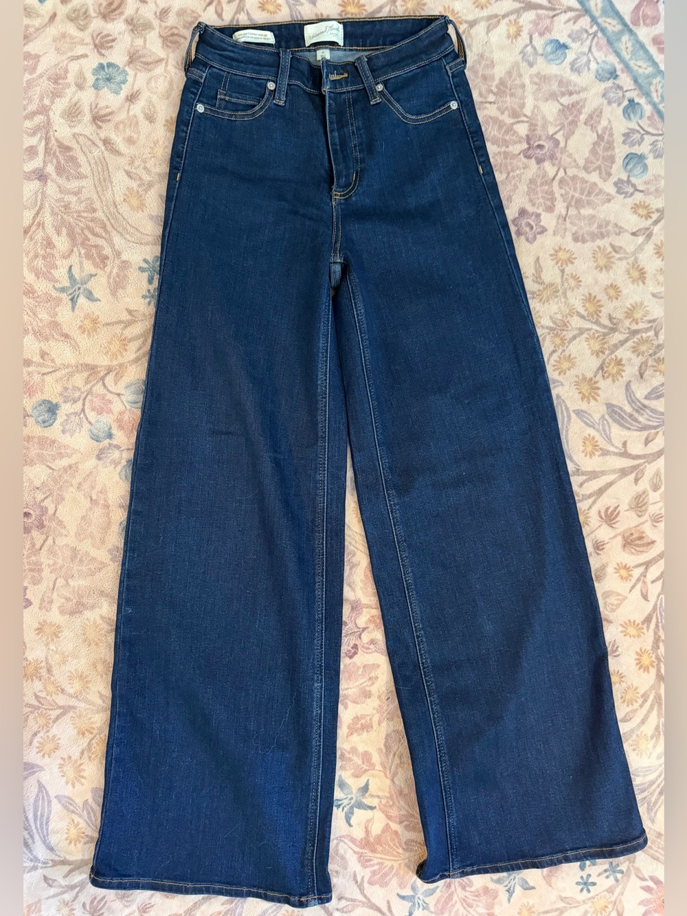 Universal Thread Wide Leg Jeans in Dark Indigo